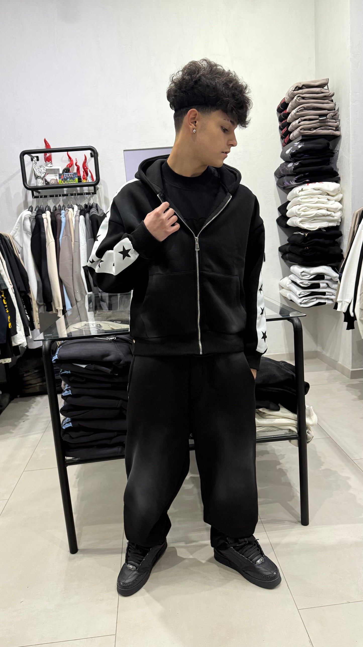 𝐓𝐔𝐓𝐀 𝐒𝐓𝐀𝐑