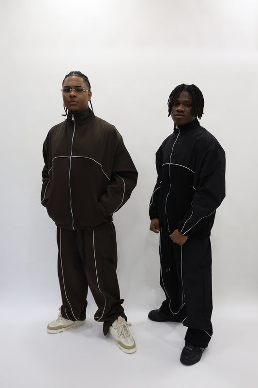 𝐓𝐑𝐀𝐂𝐊𝐒𝐔𝐈𝐓 𝐋𝐈𝐆𝐇