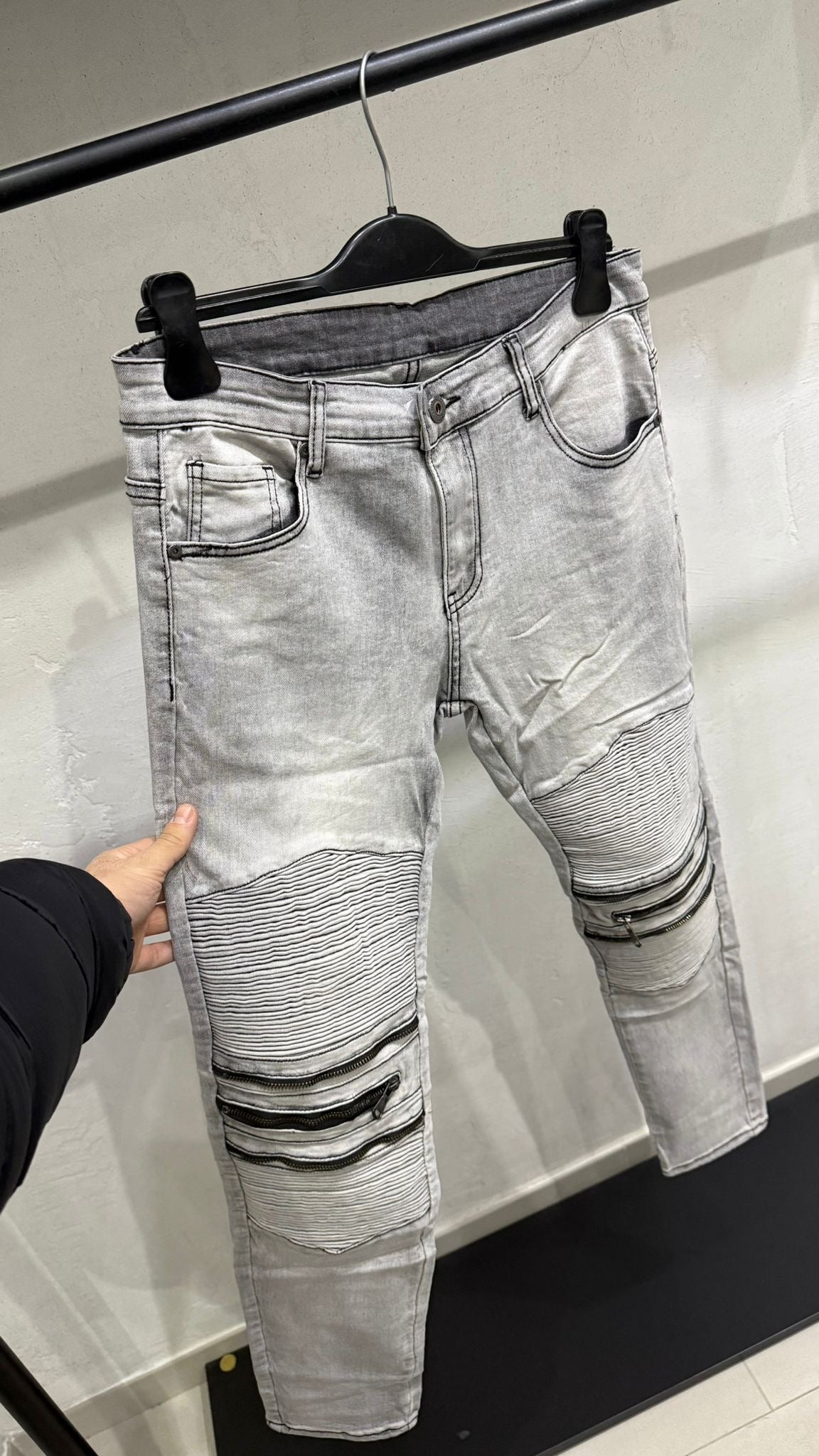 𝐉𝐄𝐀𝐍𝐒 𝐃𝐑𝐀𝐏𝐄𝐒