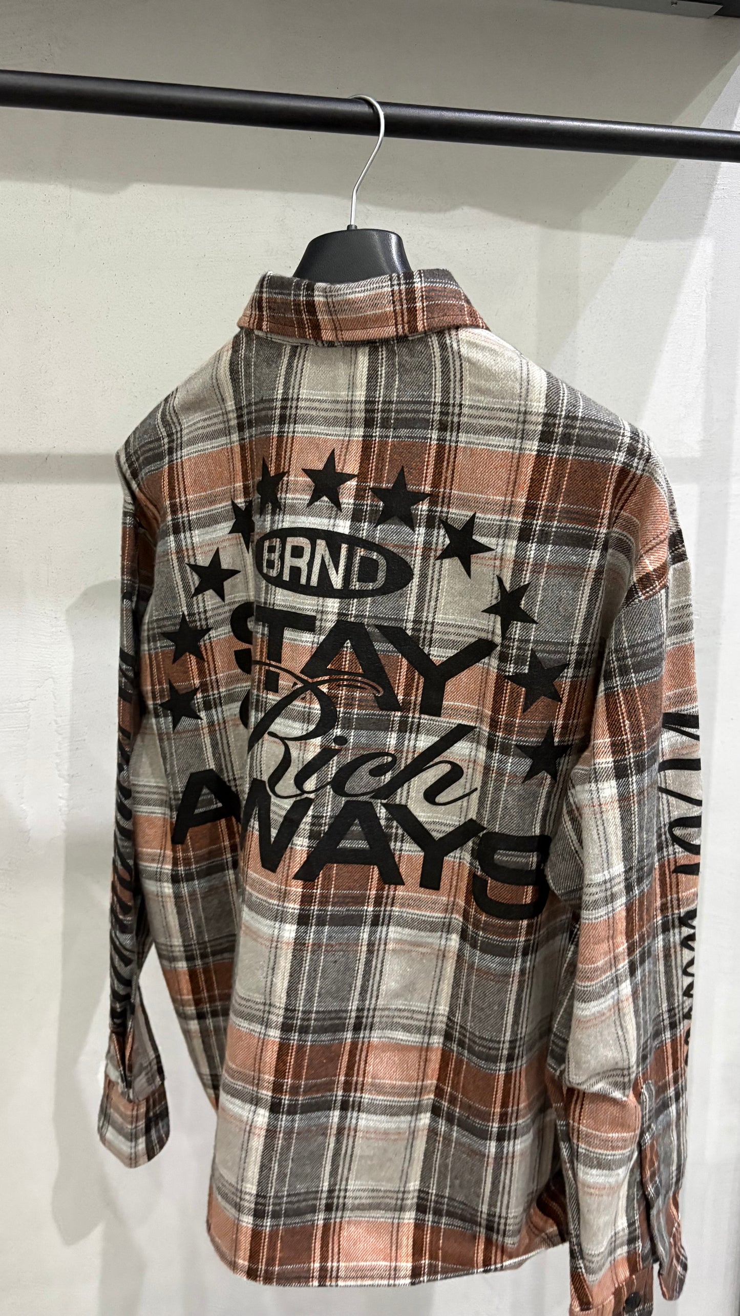 𝐂𝐀𝐌𝐈𝐂𝐈𝐀 𝐅𝐍𝐀𝐘𝐒