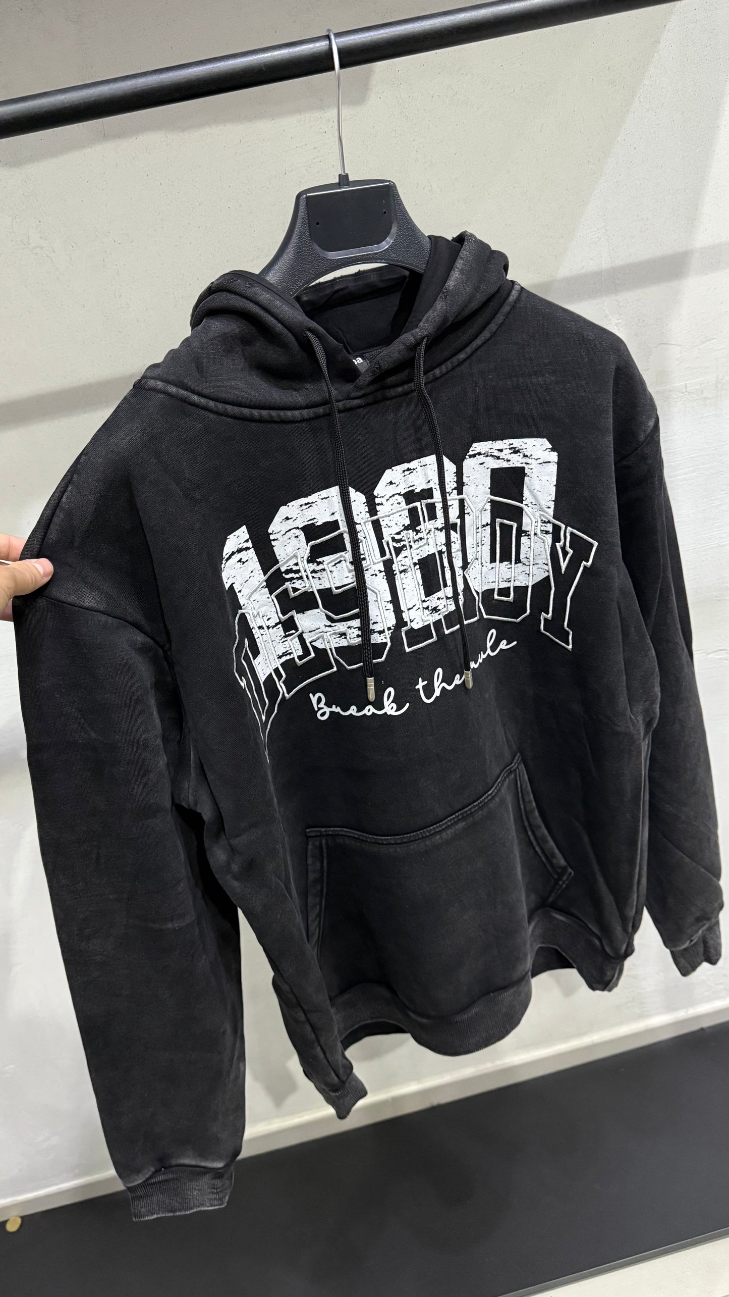 𝐇𝐎𝐎𝐃𝐈𝐄 𝐃𝐄𝐒𝐓𝐑𝐎𝐘