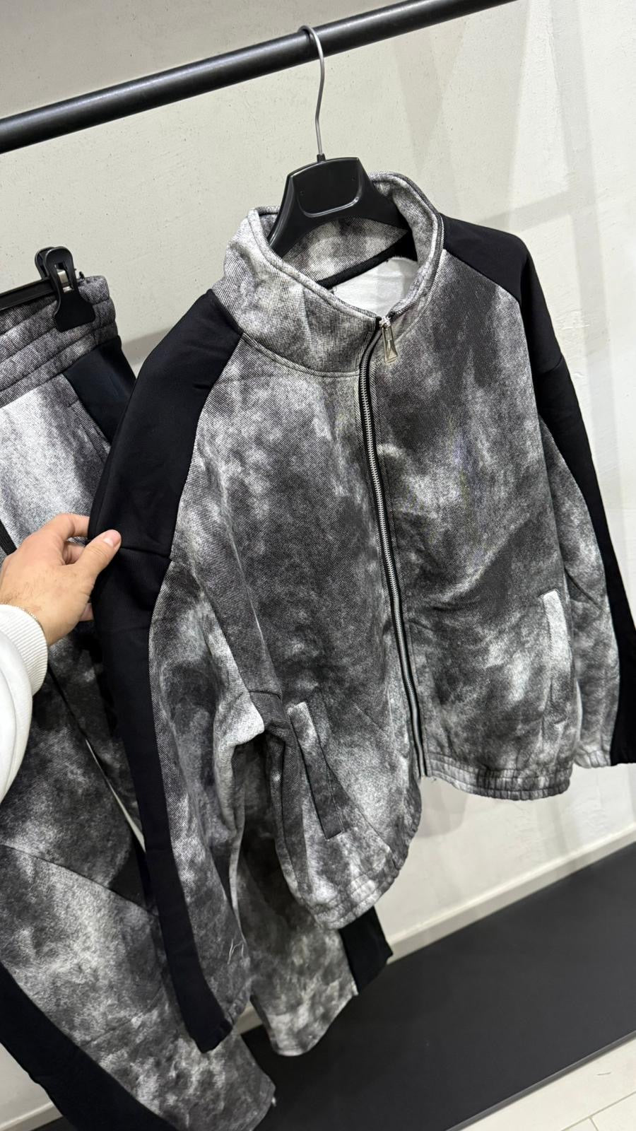 𝐓𝐔𝐓𝐀 𝐁𝐄𝐂𝐇