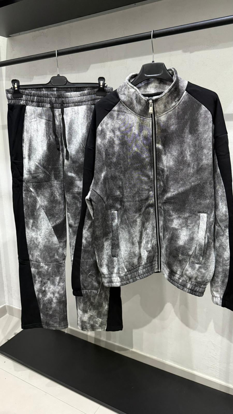 𝐓𝐔𝐓𝐀 𝐁𝐄𝐂𝐇