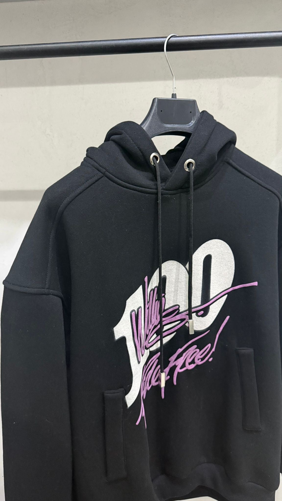 𝐇𝐎𝐎𝐃𝐈𝐄 𝐇𝐔𝐒𝐓𝐋𝐄𝟏𝟎𝟎