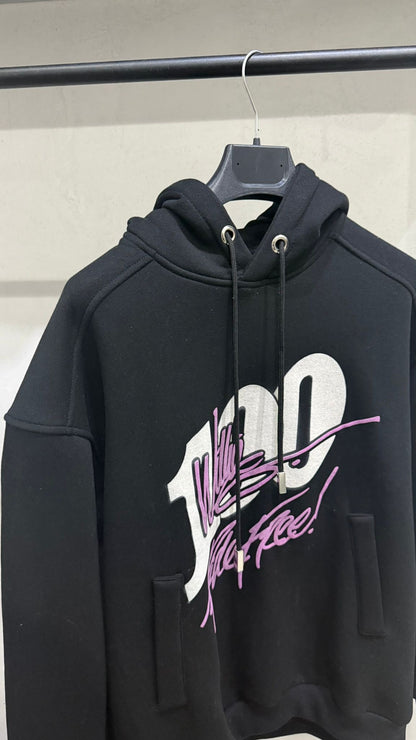 𝐇𝐎𝐎𝐃𝐈𝐄 𝐇𝐔𝐒𝐓𝐋𝐄𝟏𝟎𝟎