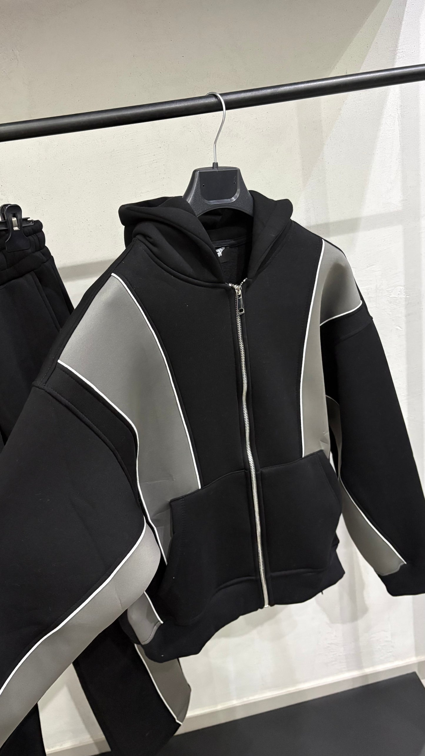 𝐓𝐔𝐓𝐀 𝐁𝐔𝐍𝐊𝐄𝐑