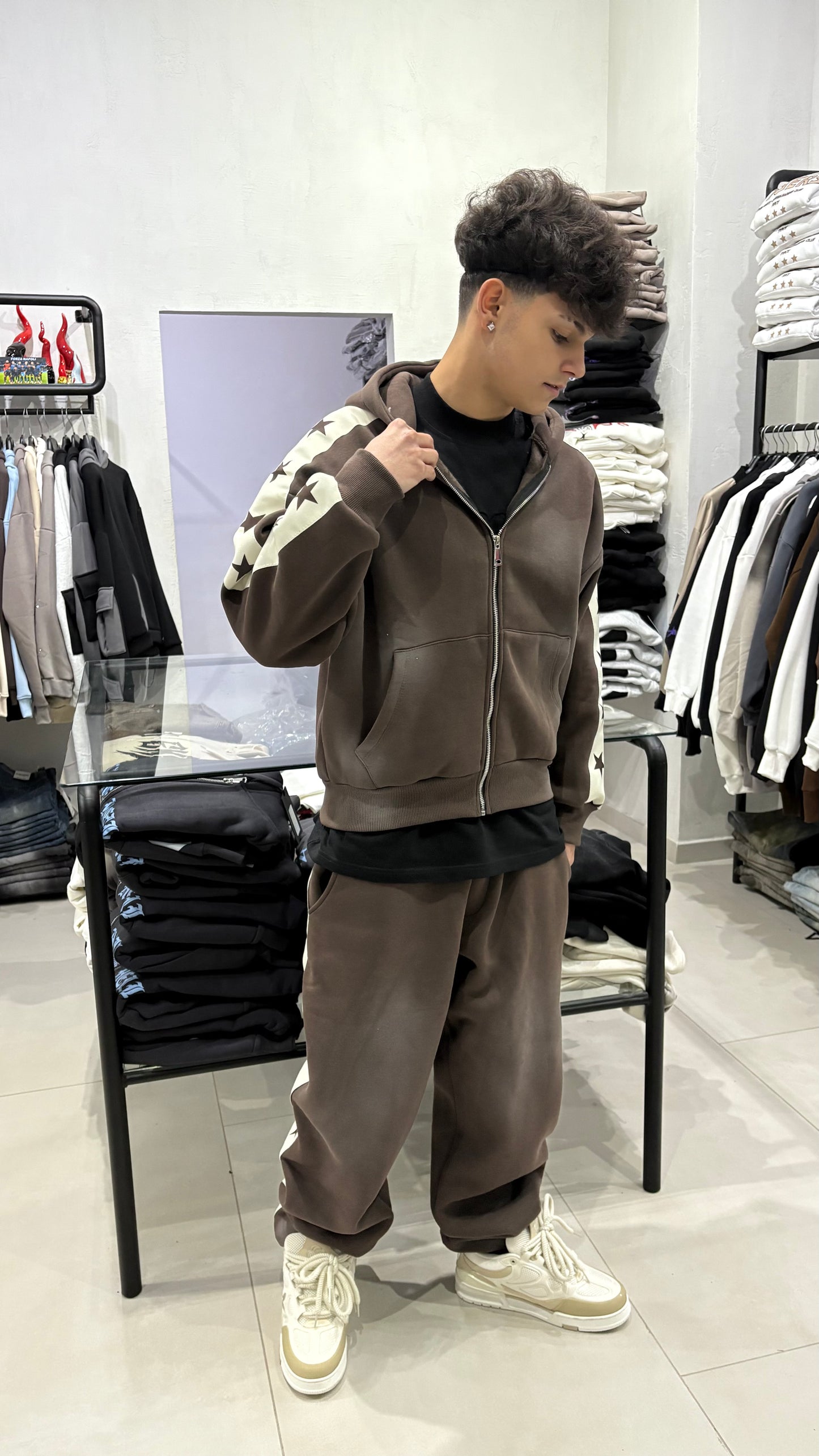 𝐓𝐔𝐓𝐀 𝐒𝐓𝐀𝐑