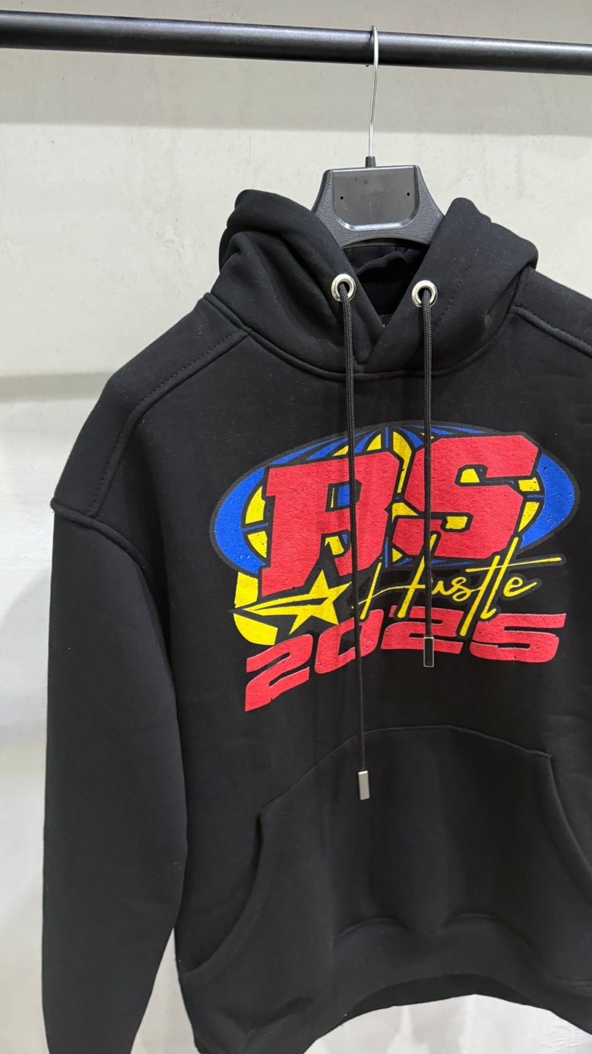 𝐇𝐎𝐎𝐃𝐈𝐄 𝐇𝐔𝐒𝐓𝐋𝐄 𝐑𝐒