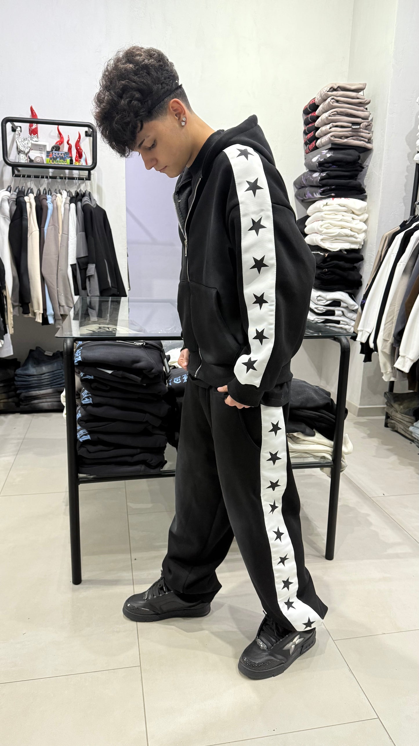 𝐓𝐔𝐓𝐀 𝐒𝐓𝐀𝐑