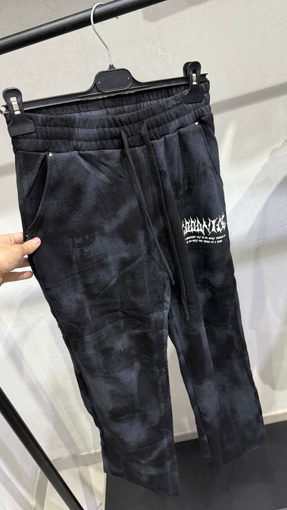 𝐓𝐑𝐀𝐂𝐊𝐒𝐔𝐈𝐓𝐄 𝐆𝐑𝐀𝐍𝐈𝐂𝐄