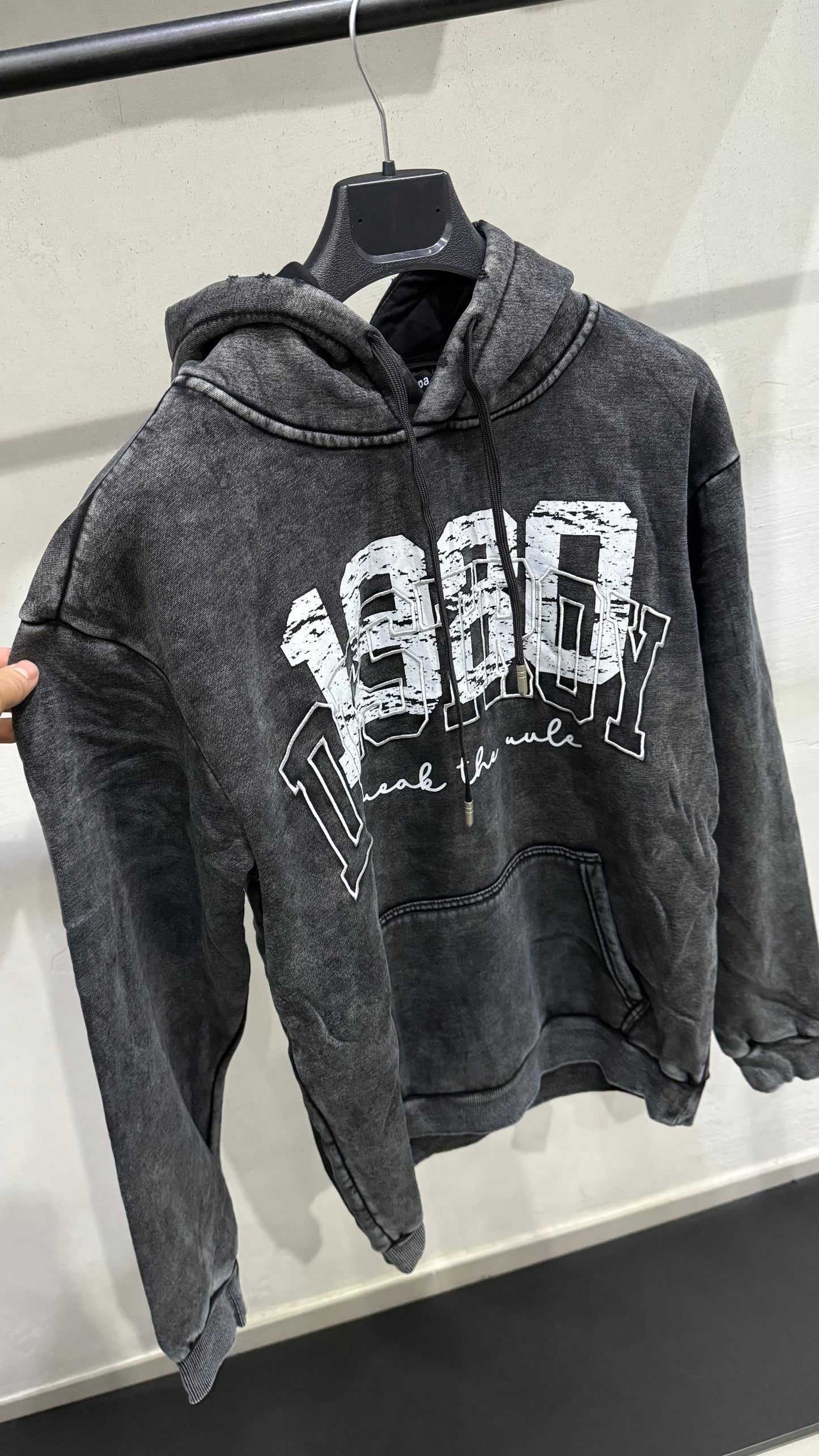 𝐇𝐎𝐎𝐃𝐈𝐄 𝐃𝐄𝐒𝐓𝐑𝐎𝐘